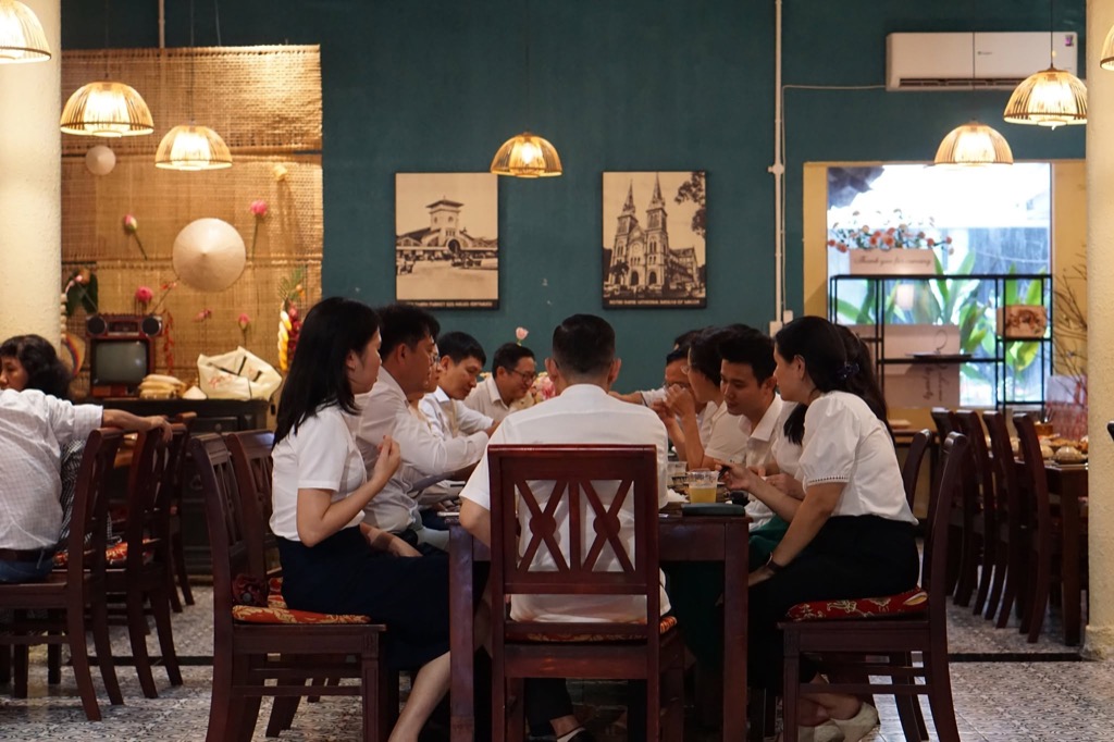 Sài Gòn KitChen Vina Main Dining Room